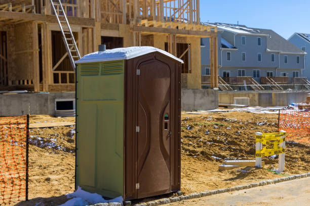Best Portable restroom trailer rental  in Mineola, NY